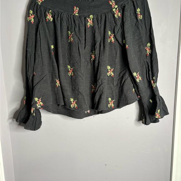 Altar’d State Black Off Shoulder Top With Embroidered Flowers Size Small - Picture 5 of 7
